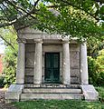Grave of Daniel Webster Mills at Graceland Cemetery, Chicago 1