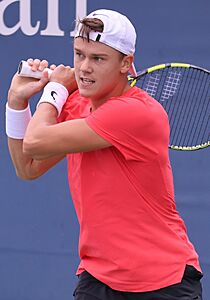 Holger Rune (2023 US Open) 34 (cropped)