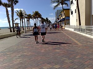 Hollywood Beach boardwalk - panoramio
