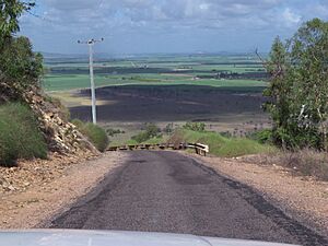Inkerman Hill Lookout Road, near Ayr, Queensland - panoramio