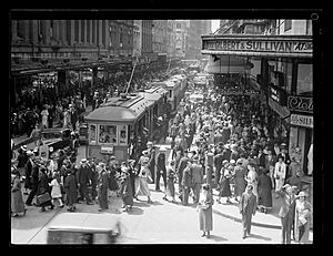 K. Davis - Tramwoman at work (and other tram photographs), 1933-1942 (15806644966) (2)