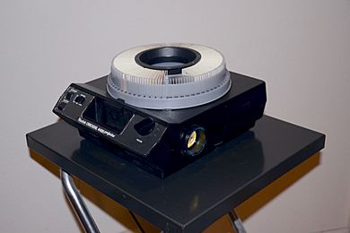 Kodak Carousel 4400 projector with 140-slide tray