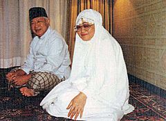 Suharto and wife after hajj