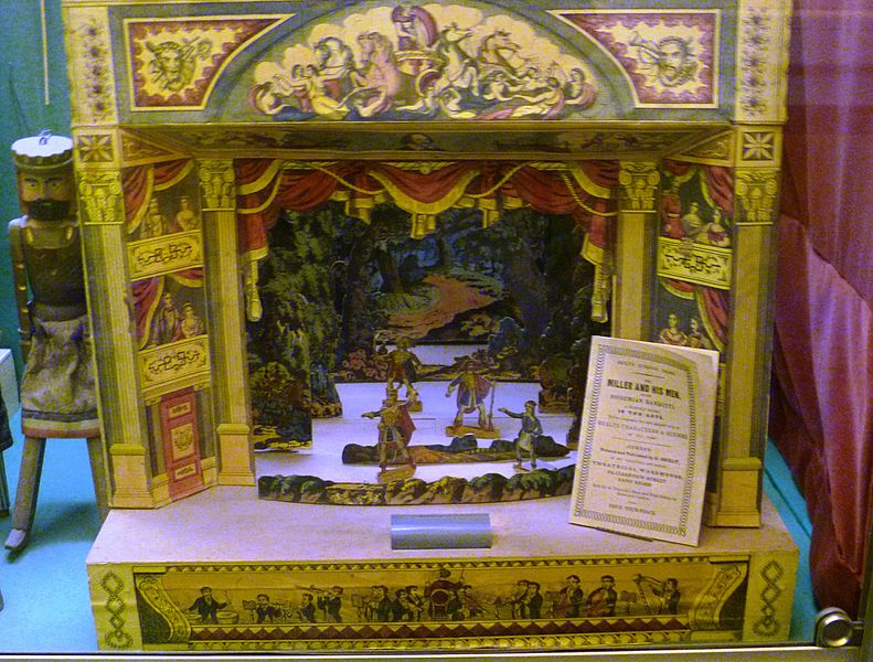 Image Toy theatre (c.184550), Edinburgh Museum of Childhood