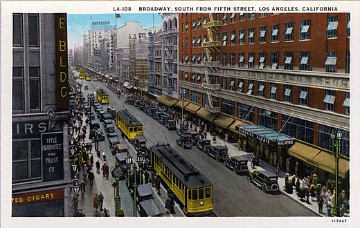 1927 postcard of Broadway, Los Angeles west side south from Fifth Street (NBY 2553)