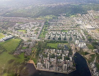 2017 Thamesmead aerial view 01