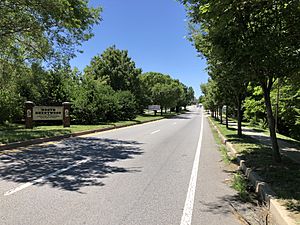 2019-06-11 12 21 47 View south along U.S. Route 1 (Rhode Island Avenue) just south of the Northwest Branch of the Anacostia River in North Brentwood, Prince George's County, Maryland