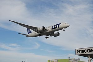 ASJ LOT - Polish Airlines - Polskie Linie Lotnicze - Boeing 787-8 Dreamliner - SP-LRC - Flight LO41 WAW - YYZ (9446251965)