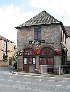 A small, but perfectly formed Town Hall - geograph.org.uk - 535559