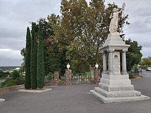 Footscray Park gates at dusk, Apr 2020