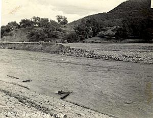 Los Angeles River - flood of 1938, downstream from Barham Boulevard (SPCOL21)
