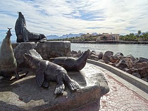 Malecon Statue with Skyline - Loreto - Baja California Sur - Mexico (23853764801)
