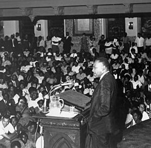 Mlk visits temple