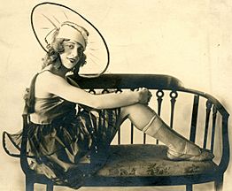 Nightspot entertainer Gracie Fields in 1923 - (SAYRE 894) (cropped)