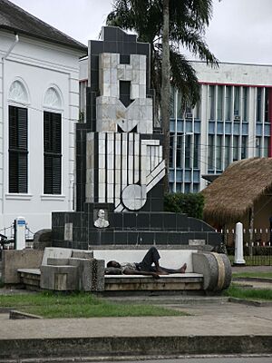 Paramaribo, Helstone Monument