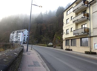 Rue de la Gare Claravallis Monument