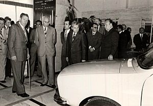 Socialiste Cehoslovace, Gustav Husak în R. S. România. La Uzina de autoturisme din Pitești. (22-25 iunie 1977)