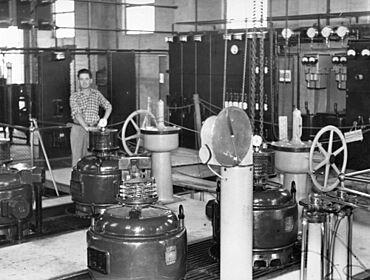 StateLibQld 2 297867 Worker at the controls at the Yaamba pumping station, 1935.jpg