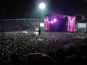Sticky And Sweet Tour 2008 Santiago Chile