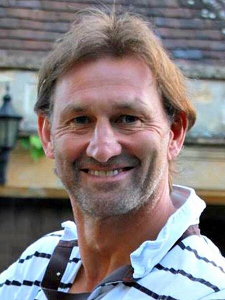 Tony Adams 2017 portrait (cropped)