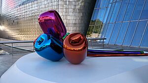 Tulips sculpture by Jeff Koons in the Bilbao Guggenheim Museum