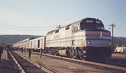 Amtrak pioneer at lagrande 2.jpg