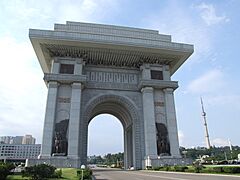 Arch of Triumph (Pyongyang) 05