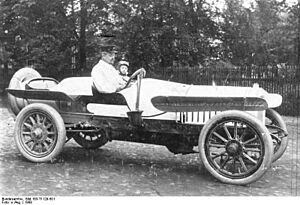 Bundesarchiv Bild 183-T1129-501, August Horch in Horch-PKW