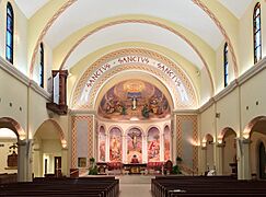 Center isle looking towards main Altar (cropped)