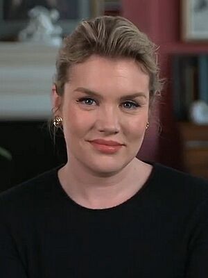 Emerald Fennell, 2023 (1).jpg
