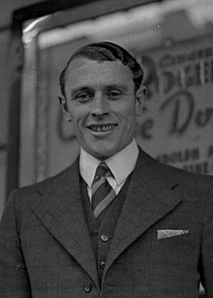 Haydn Bunton 1938.jpg