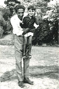 Niranjan Bhagat with child Amitabh Madia