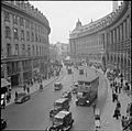 On the Move in Wartime London, 1942 D9320
