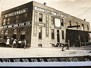 Post card from 1910 of Mason City Hide and Fur Compant of Mason City Iowa
