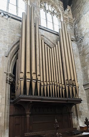 Retford St Swithun's church organ (39123239752)