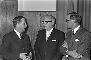 Vergadering Unieraad CHU in het gebouw van K. en W. Utrecht. Veerman, Van Hulst , Bestanddeelnr 922-9743