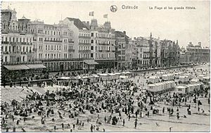 WWI postcard Ostende hotel and beach