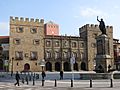 024 Plaza del Marqués (Gijón), amb el Palacio de Revillagigedo i la Fuente de Pelayo