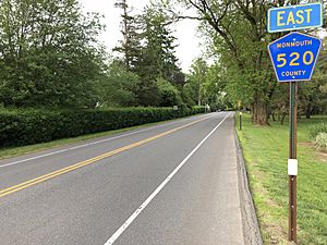 2018-05-28 19 12 30 View east along Monmouth County Route 520 (Rumson Road) at Buena Vista Avenue in Rumson, Monmouth County, New Jersey