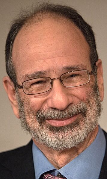Alvin E. Roth close-up (cropped)