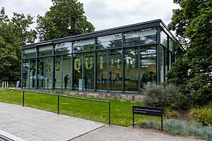 At Royal Botanic Gardens, Kew 2024 543