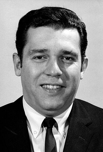 Dave Barrett, 1975