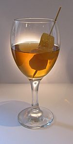 German Ginger wine with stem ginger decoration 4