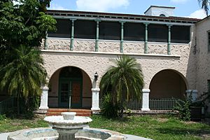 Hacienda Hotel courtyard