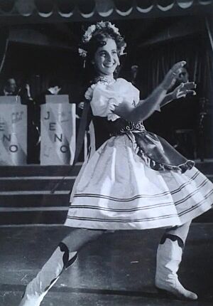 Irán Eory in Los ases buscan la paz (1955) (cropped)