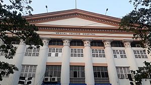 Main building of Calcutta Medical College and Hospital 03