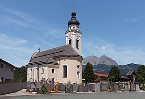 Oberndorf in Tirol, Katholische Pfarrkirche Sankt Philippus und Jakobus Dm64572 foto8 2017-08-03 12.12.jpg