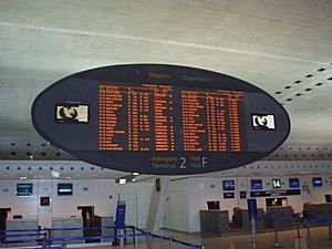 Paris-Charles de Gaulle Terminal 2 Hall F - flight info board