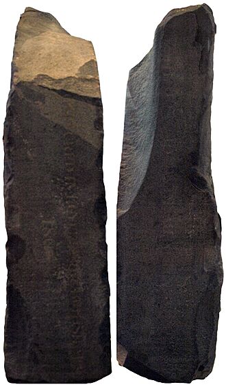RosettaStone-LeftAndRightSides-BritishMuseum-August21-08