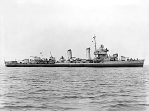 USS Gleaves (DD-423) underway on 18 June 1941 (513043)